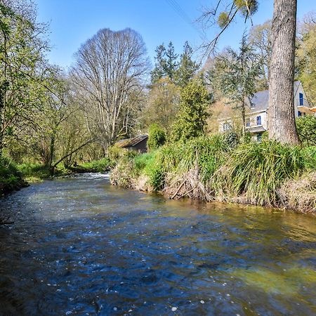 Superb Holiday Home With Private Garden Yvias Eksteriør bilde